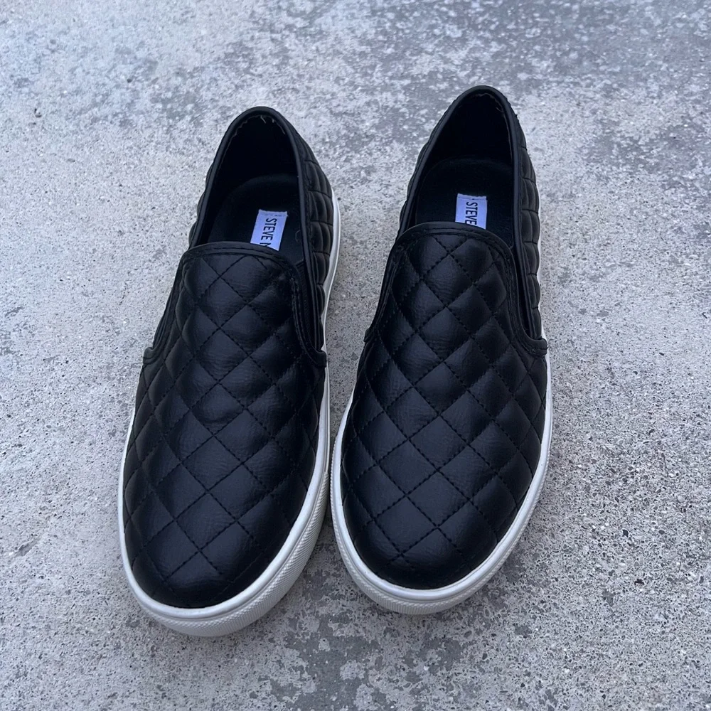 Steve Madden women Ecentric-Q slip‎ on shoes